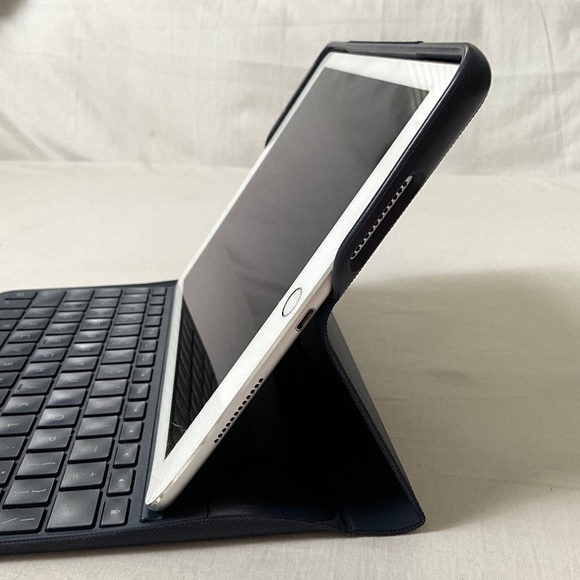 LOGI CREATE Keyboard Hard Case Blue - Picture 12 of 14